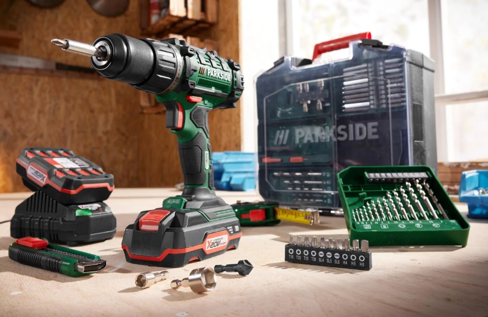 Parkside AKU vrtací šroubovák s 2x baterií, nabiječkou a sadou příslušenství PABS 20-Li G8 1